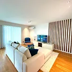Lux Ocean View Varino 05 *